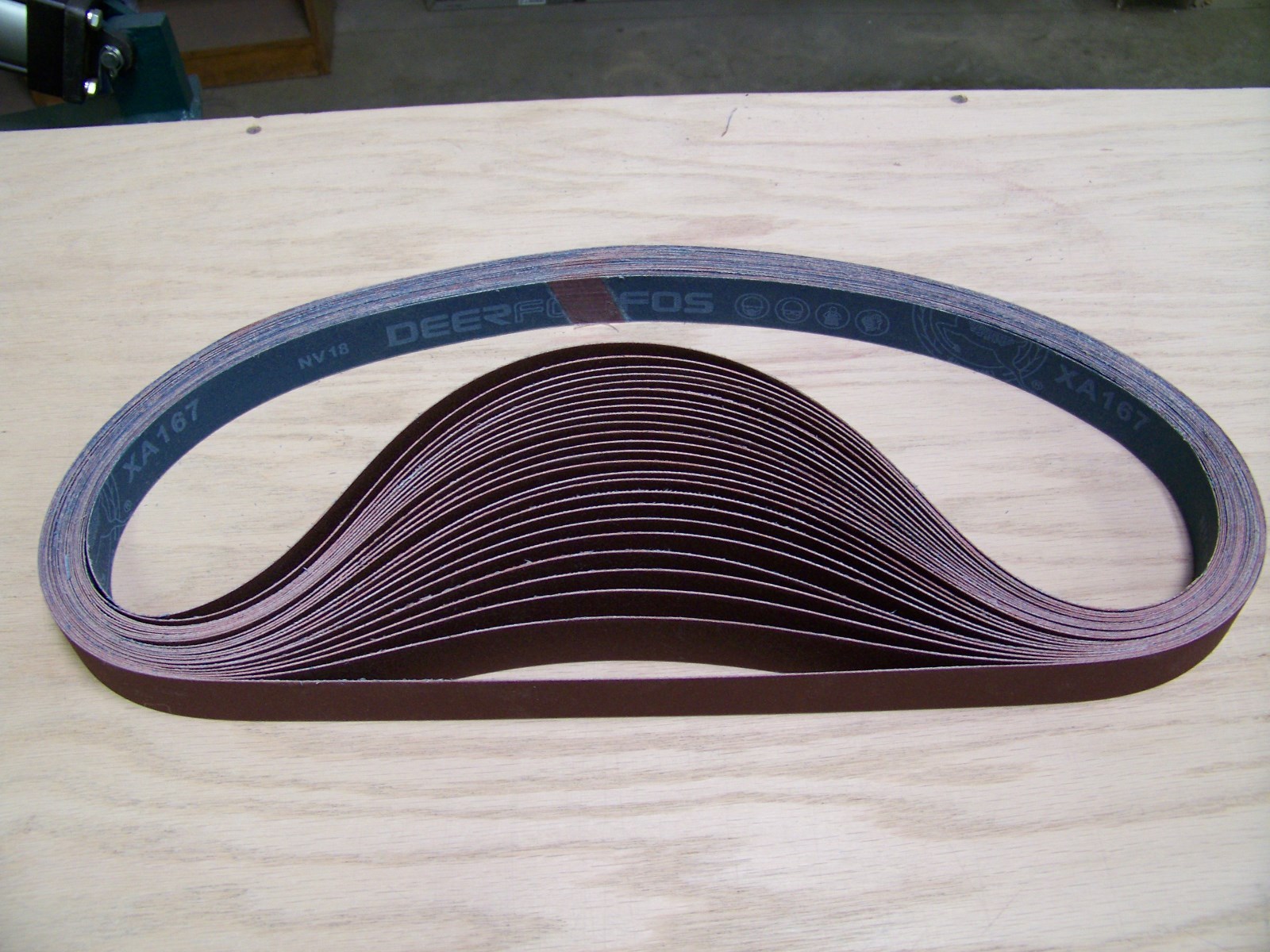 PREMIUM A/O, X-WEIGHT SANDING BELTS 1″ X 42″, 10 – PACK, 320 -GRIT