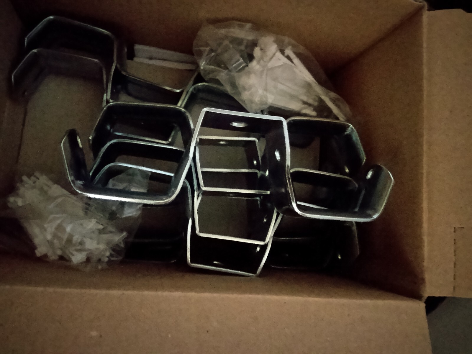 Nvent Caddy CAT100CM Double Cable Clips Case of 20. NEW