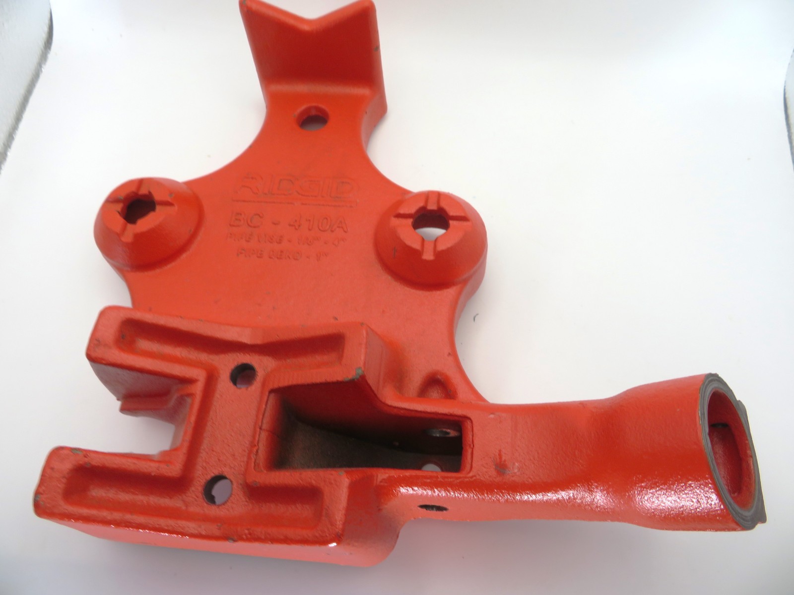 RIDGID 48393 Model BC410A Bench Chain Vise Base, 1/8-inch to 4-inch