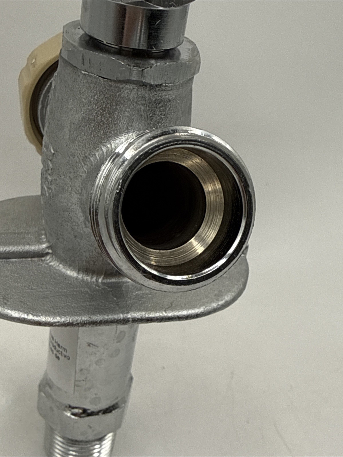 PROFLO PF73ASDCC 1/2″ Close Coupled Anti-Siphon Sillcock Brass New