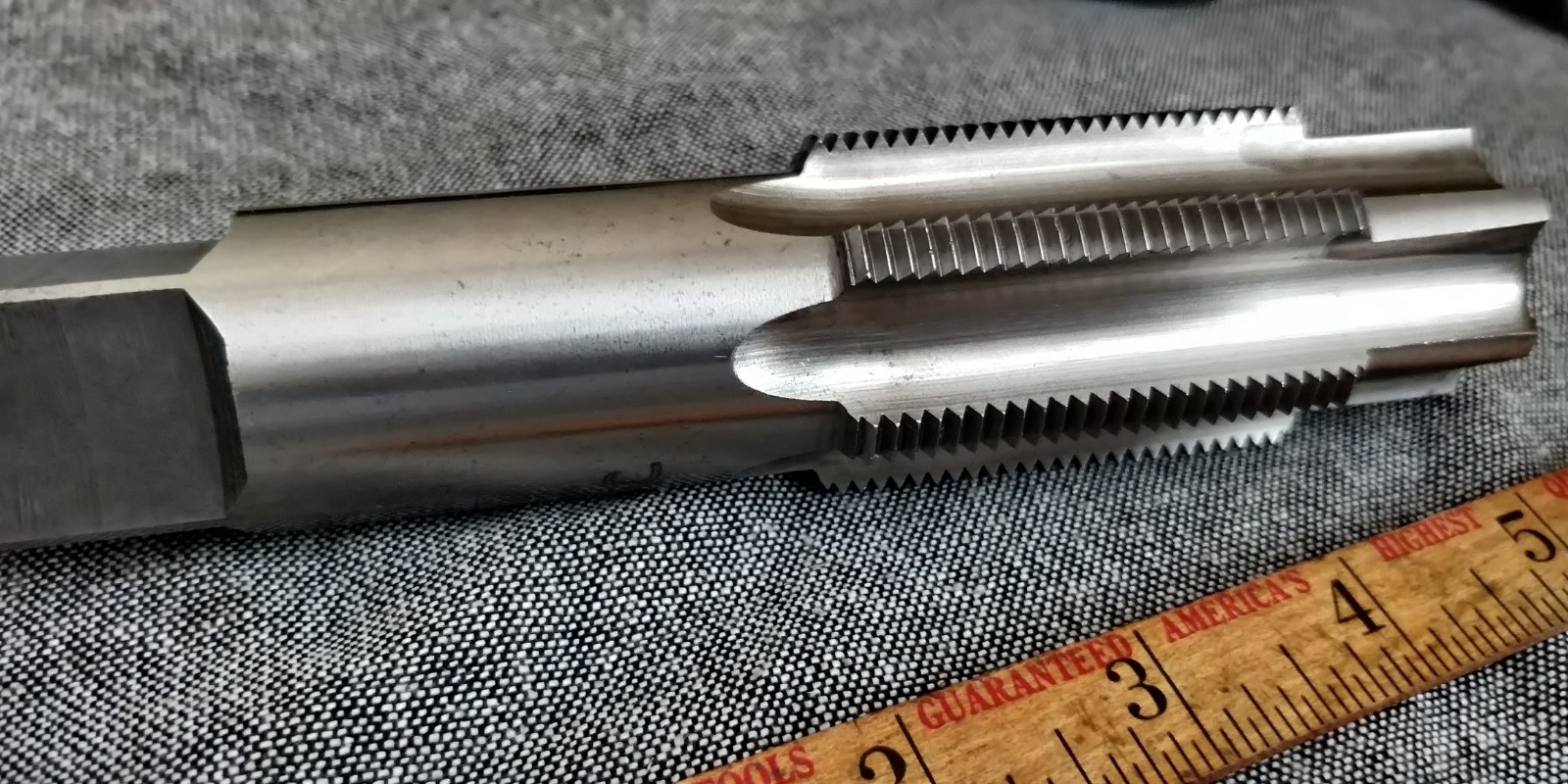 1-1/2″-12 NF tap with pilot WITH PILOT COMRAC