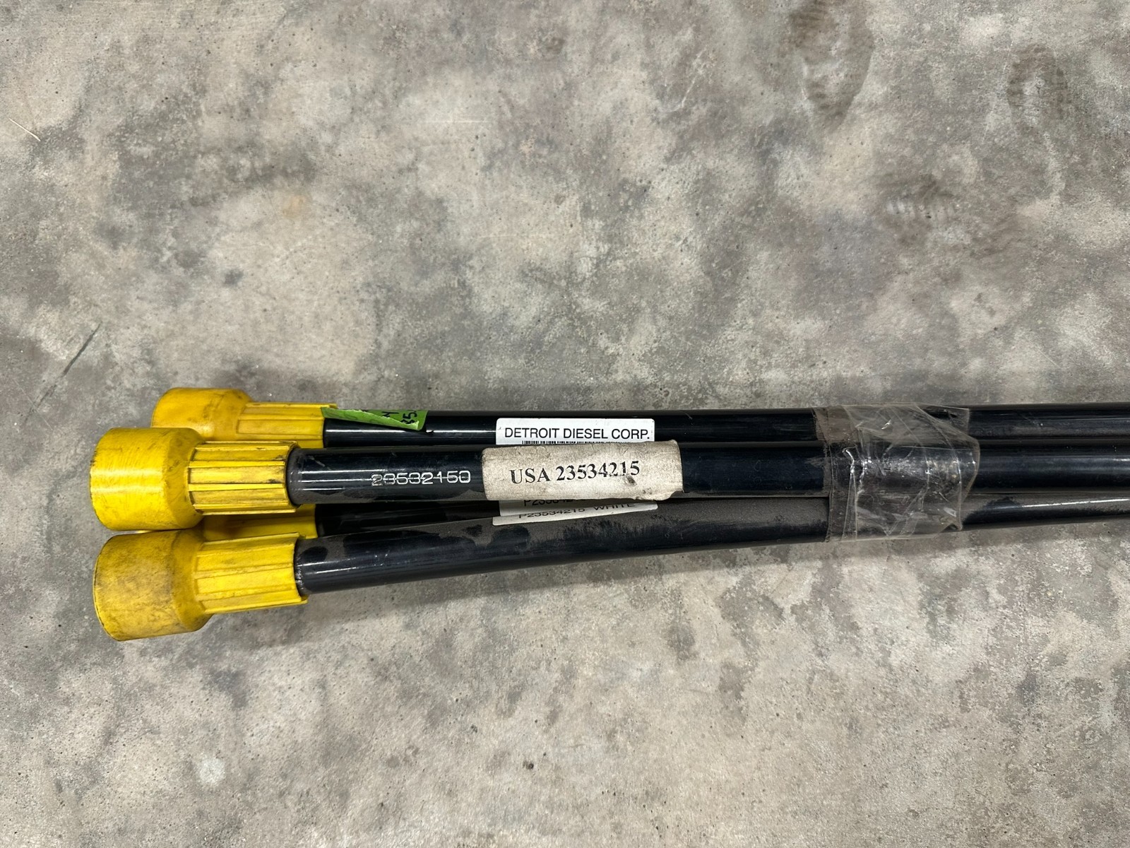 23534215 Detroit Diesel Oil Fill Tube without Dipstick