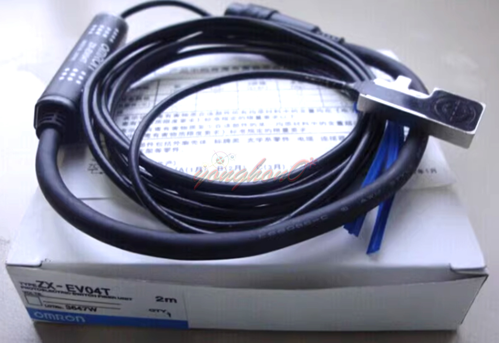 1PC NEW OMRON ZX-EV04T laser sensor