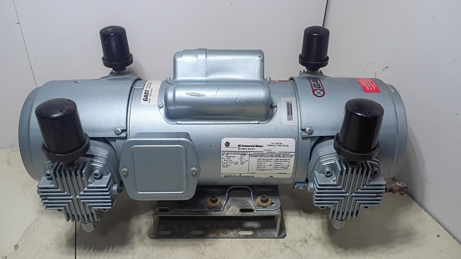 Good Running Gast 7HDD-10-M750X 1½HP Oil-less Air Compressor 115/208-230V