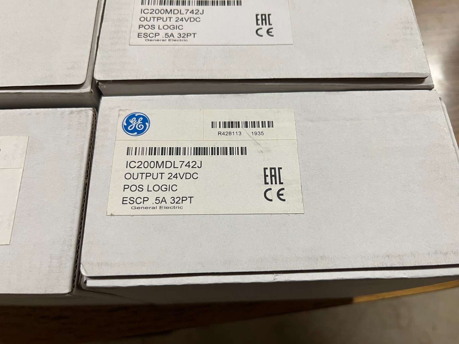 GE IC200MDL742J OUTPUT 24VDC POS LOGIC ESCP .5A 32PT NEW SEALED BOX