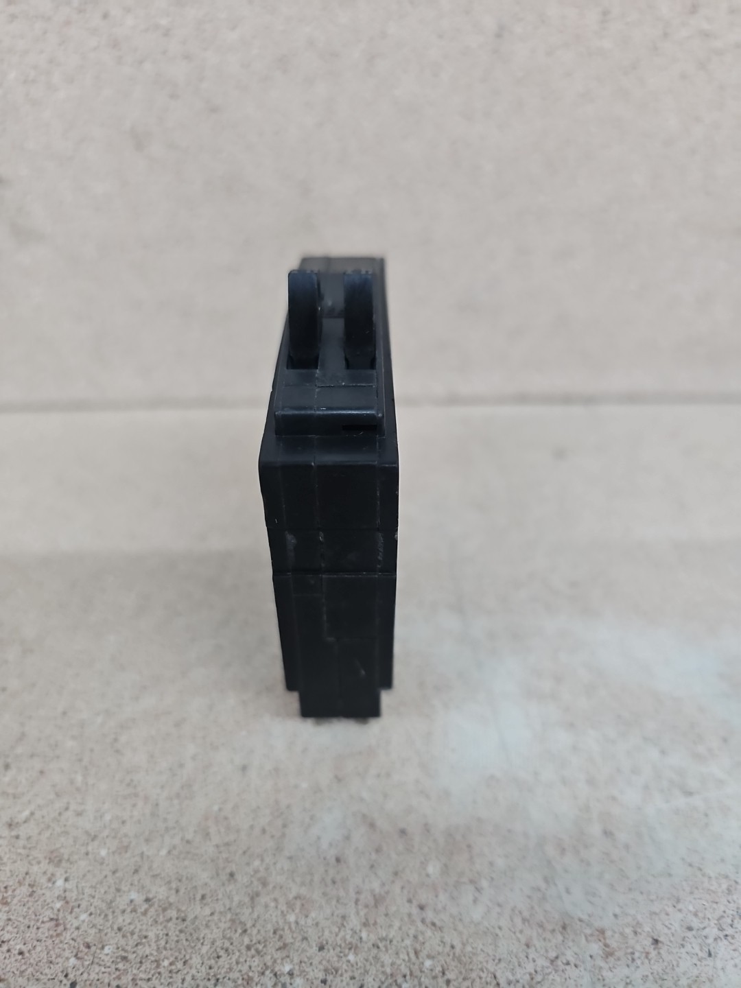 Square D QO1515 15/15A Tandem Circuit Breaker 120/240V 2-1P Plug-In 10kA Chipped