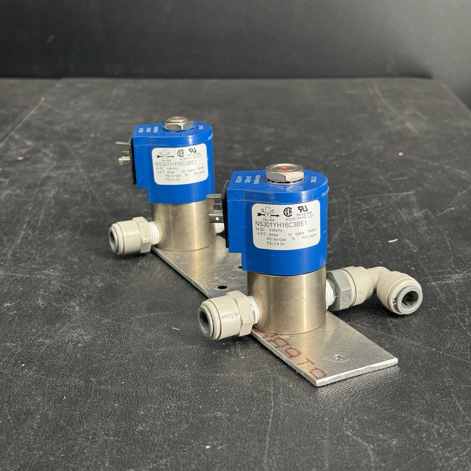 G & C Valves S30 Series S301YH16N3BE1 1/4″ NPT SS 2-Way Direct Acting Lot Of 2